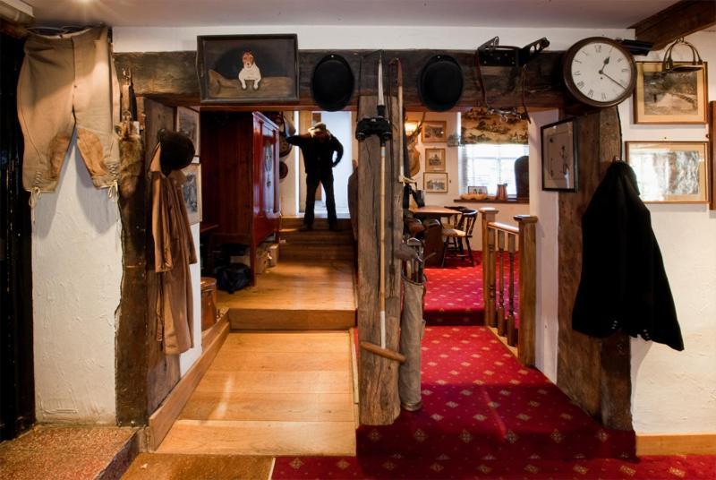 Отель The Hood Arms Kilve Экстерьер фото