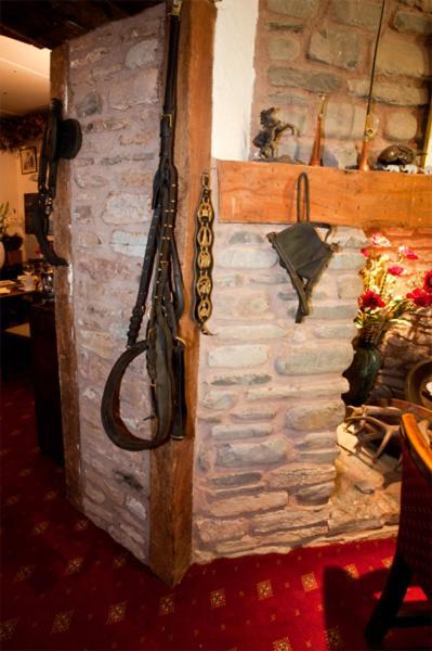 Отель The Hood Arms Kilve Экстерьер фото