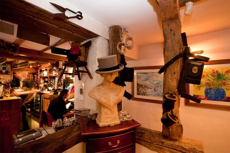 Отель The Hood Arms Kilve Экстерьер фото