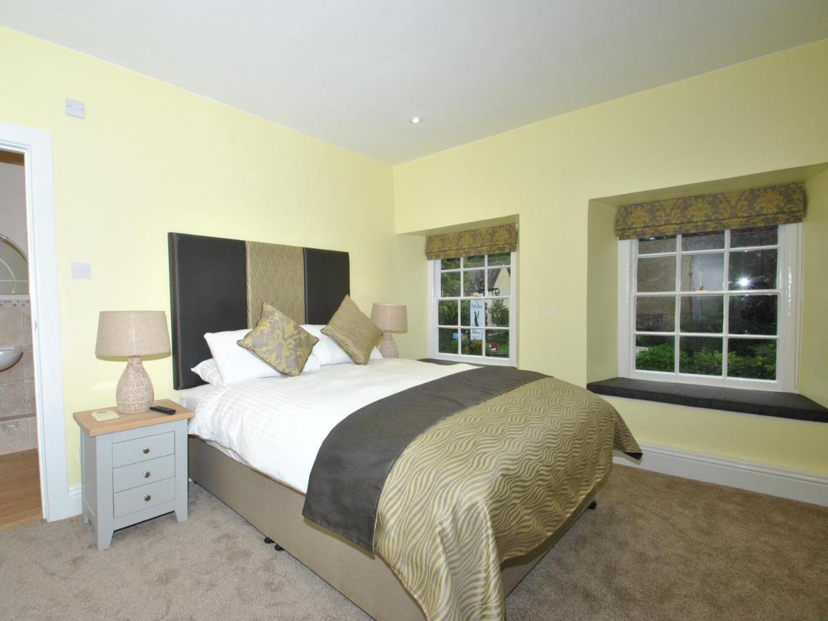 Отель The Hood Arms Kilve Экстерьер фото
